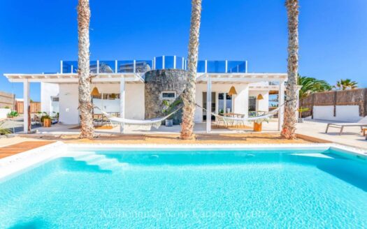 Boutique Beach Villa In Charco del Palo