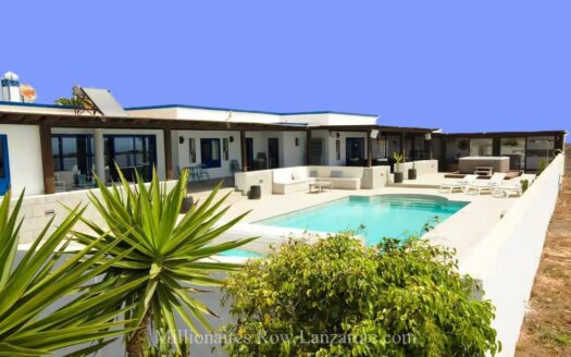 Country Villa For Sale In Tias