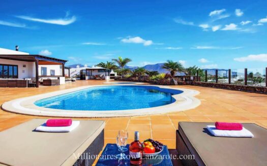 Property for sale in Playa Blanca