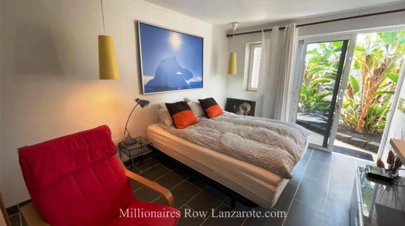 Luxury villa with 3 guest apartments