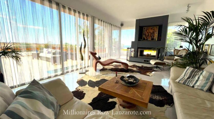 Luxury villa with 3 guest apartments